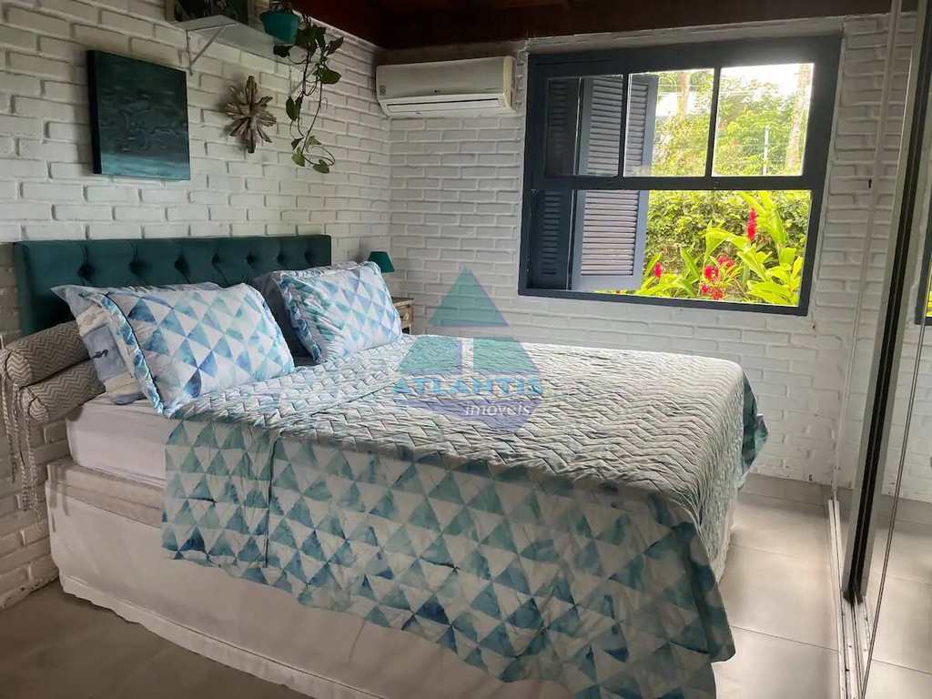 Casa em Ubatuba, no bairro Praia da Maranduba