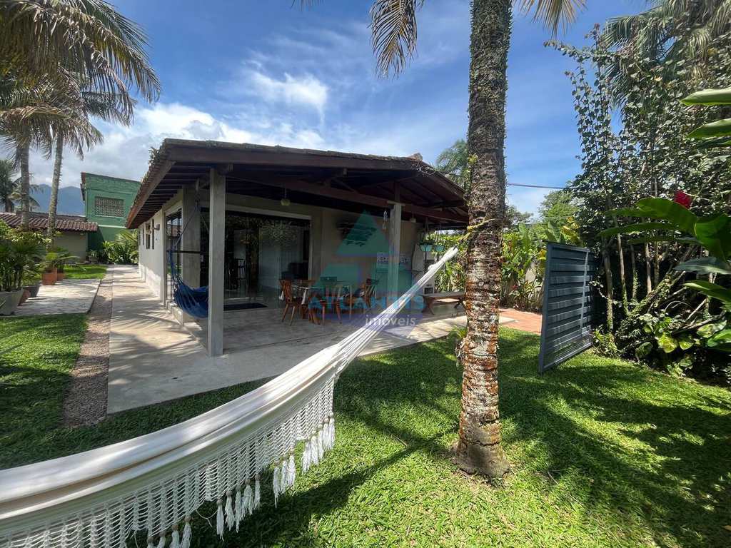 Casa em Ubatuba, no bairro Praia da Maranduba