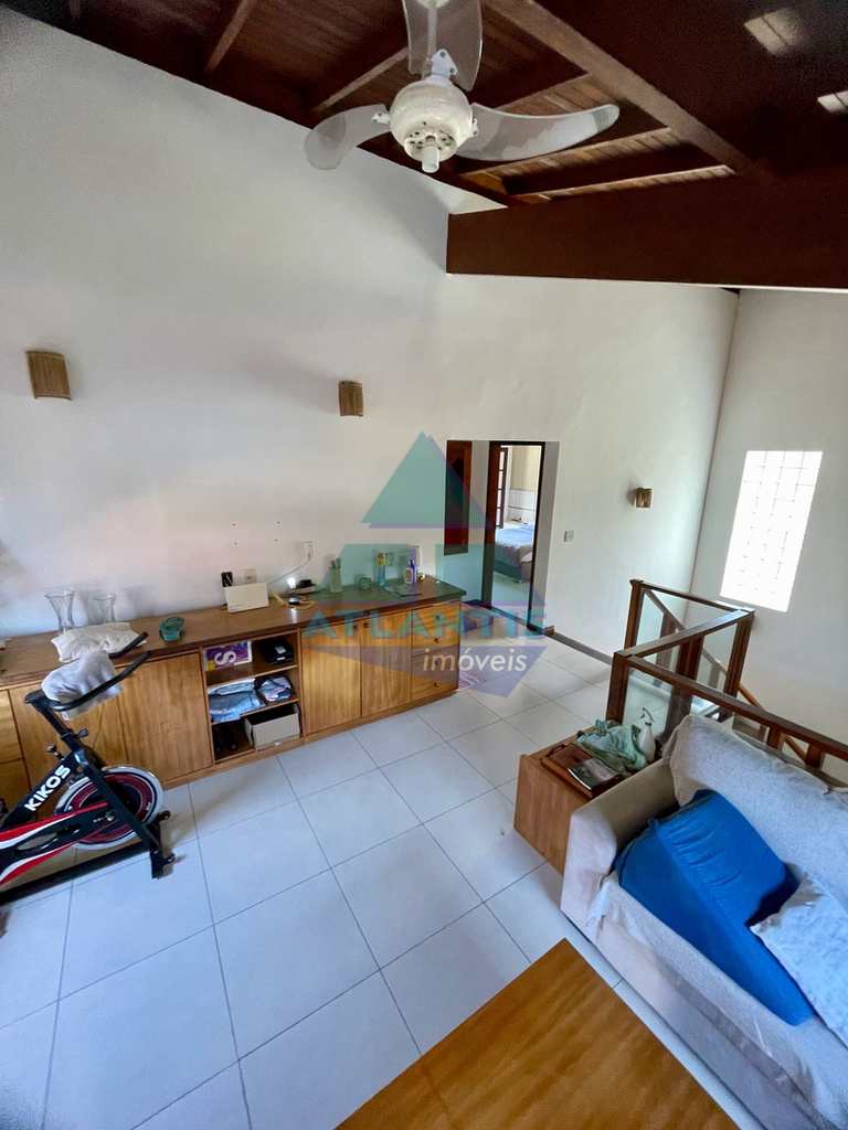 Casa em Ubatuba, no bairro Praia das Toninhas