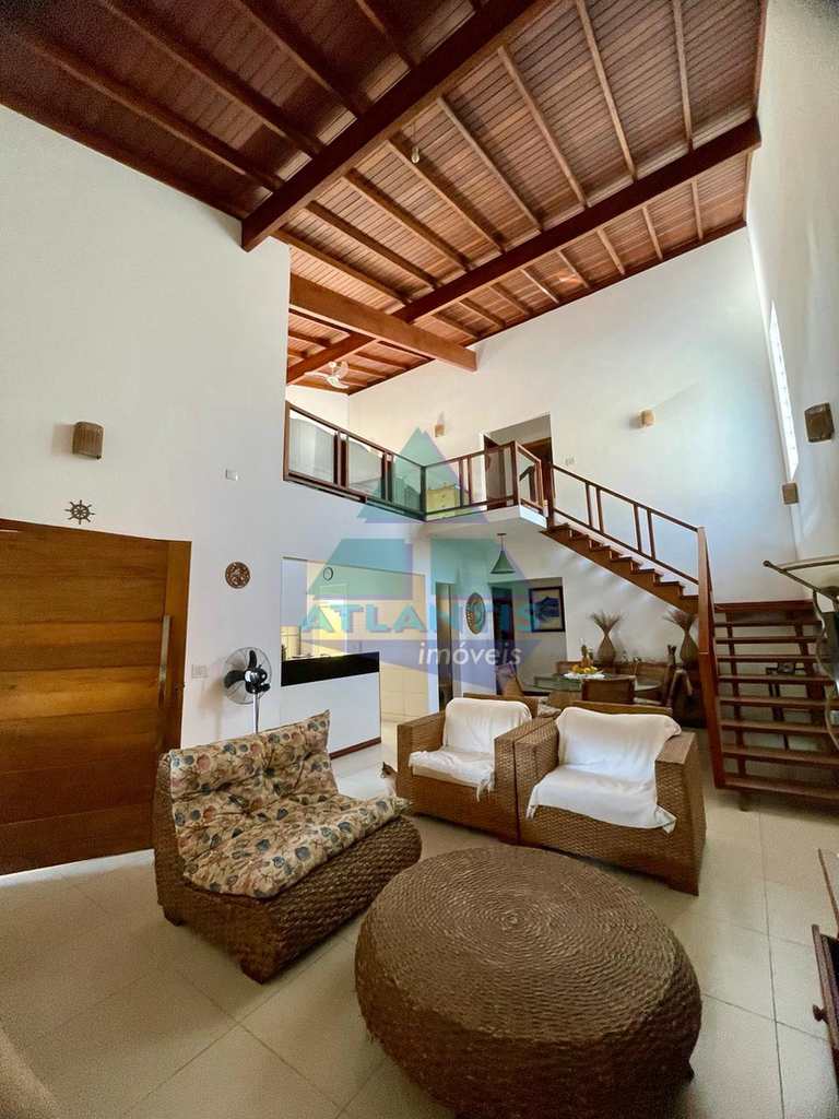 Casa em Ubatuba, no bairro Praia das Toninhas