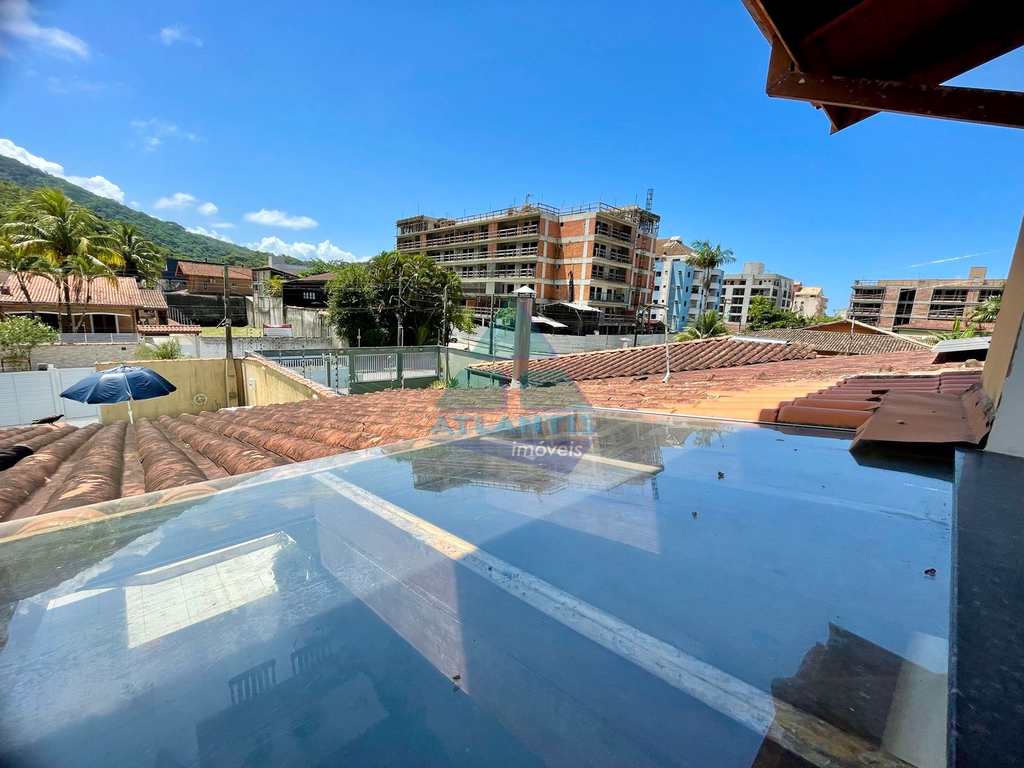 Casa em Ubatuba, no bairro Praia das Toninhas