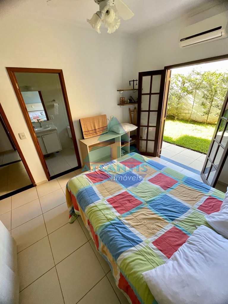Casa em Ubatuba, no bairro Praia das Toninhas