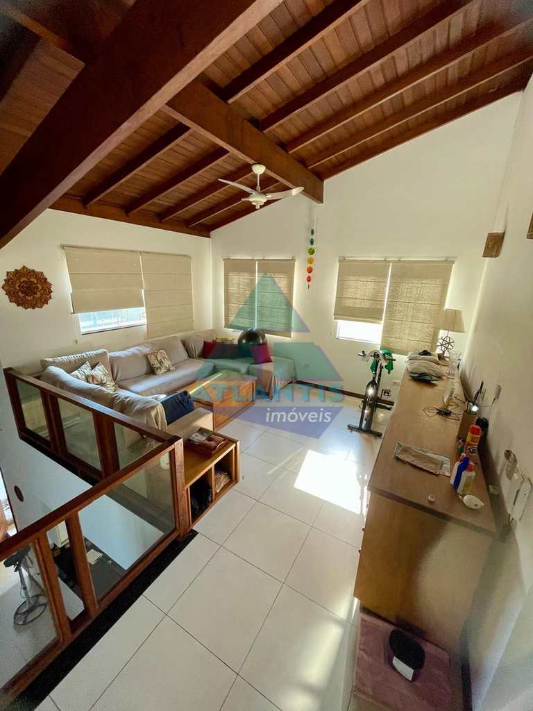 Casa em Ubatuba, no bairro Praia das Toninhas