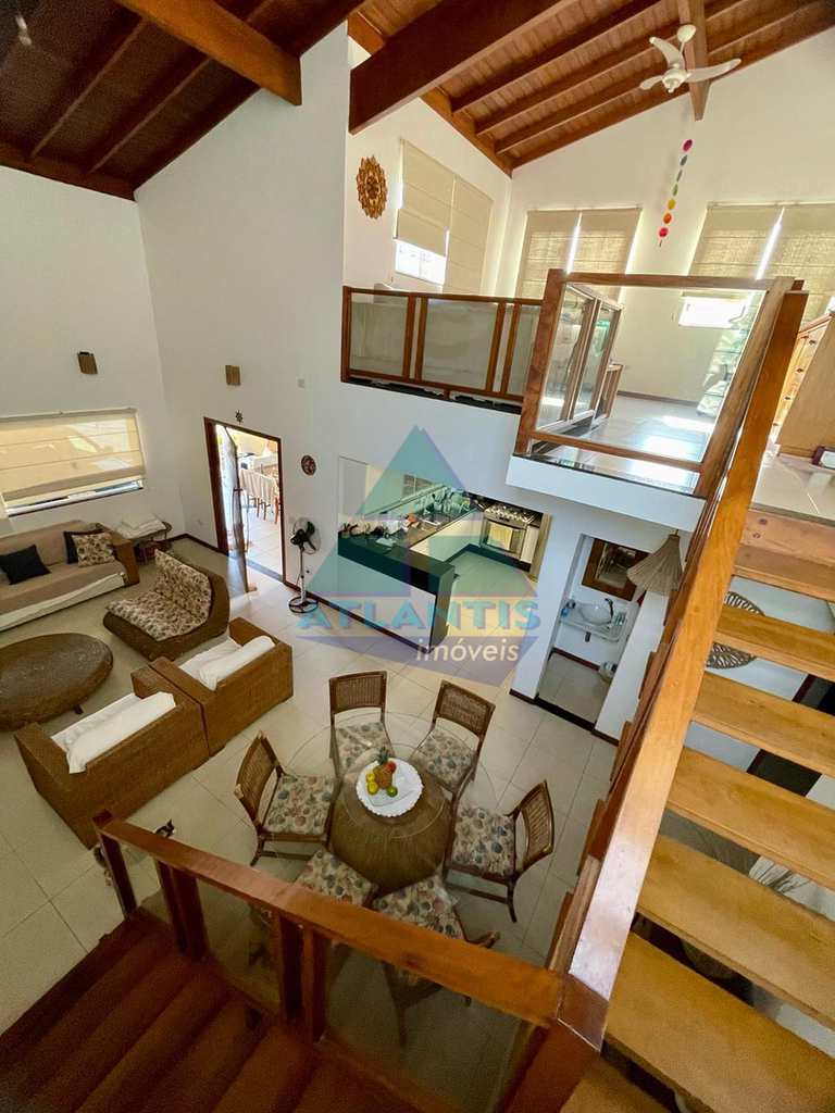 Casa em Ubatuba, no bairro Praia das Toninhas