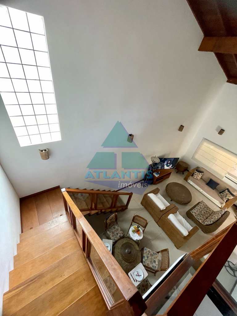 Casa em Ubatuba, no bairro Praia das Toninhas