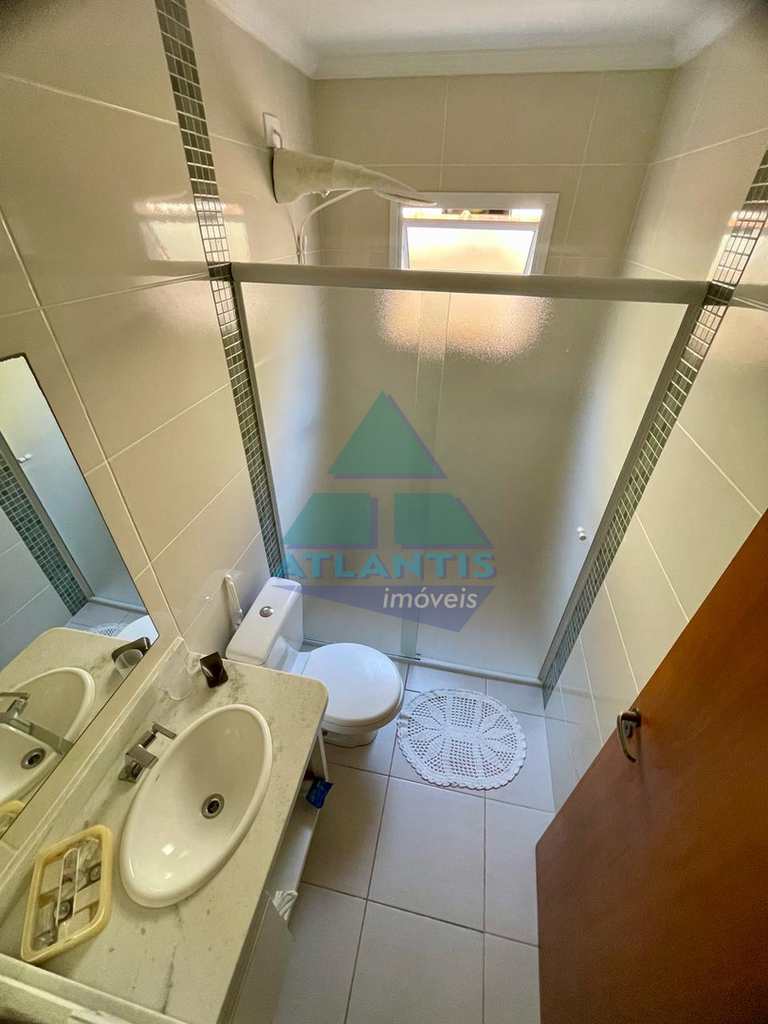 Casa em Ubatuba, no bairro Praia das Toninhas