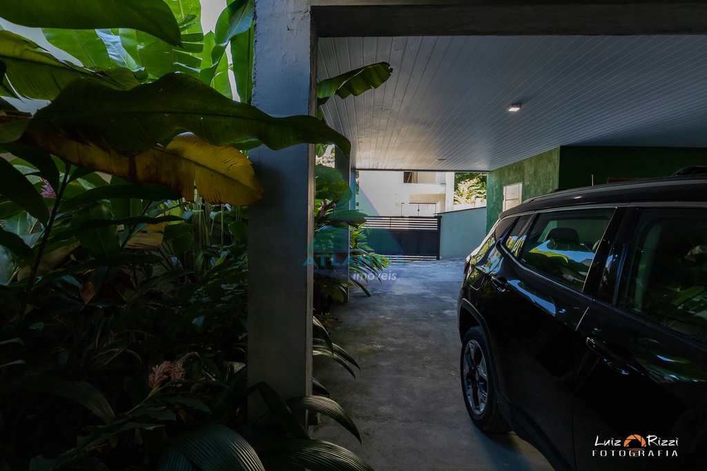 Casa em Ubatuba, no bairro Praia da Enseada