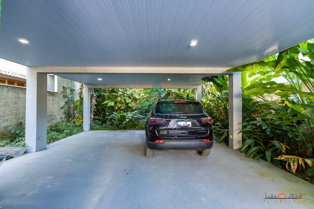 Casa em Ubatuba, no bairro Praia da Enseada