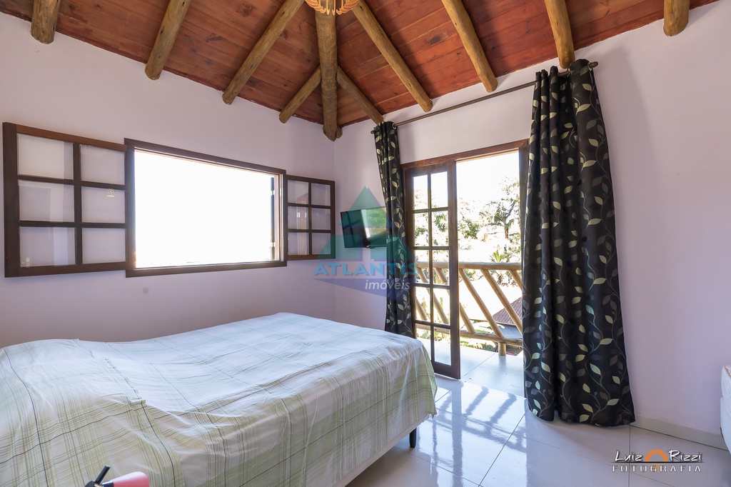 Casa em Ubatuba, no bairro Praia da Enseada