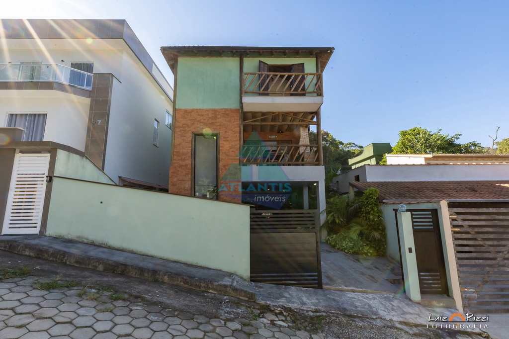 Casa em Ubatuba, no bairro Praia da Enseada