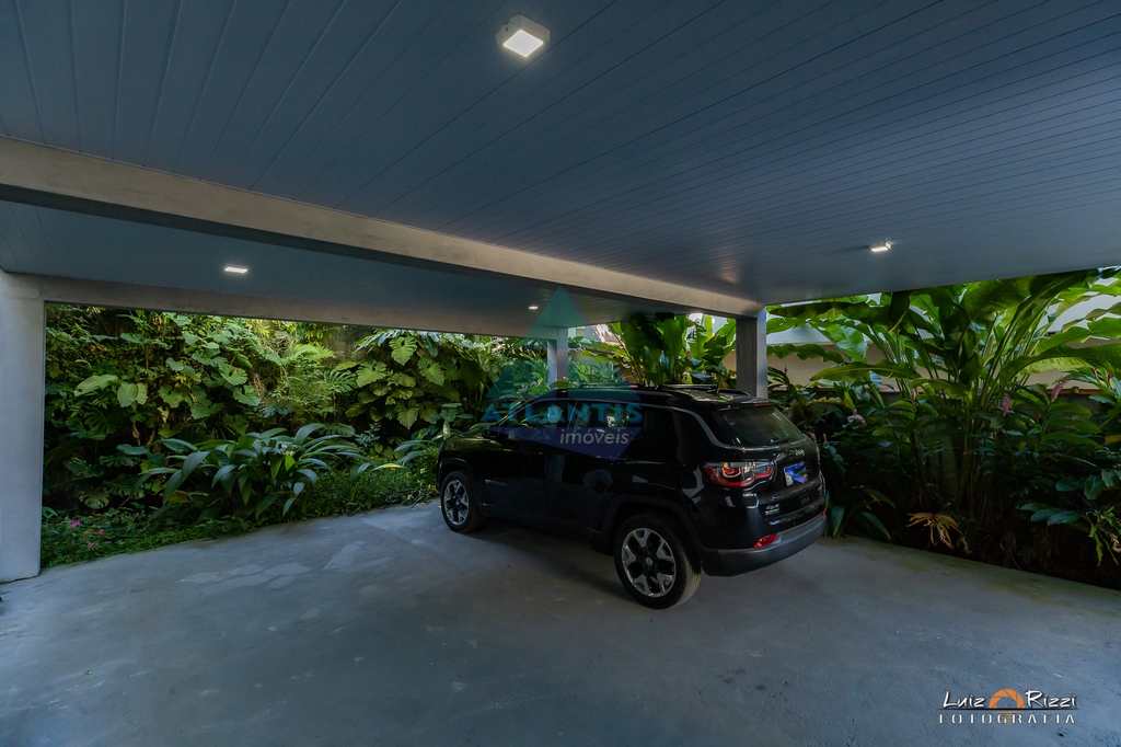 Casa em Ubatuba, no bairro Praia da Enseada
