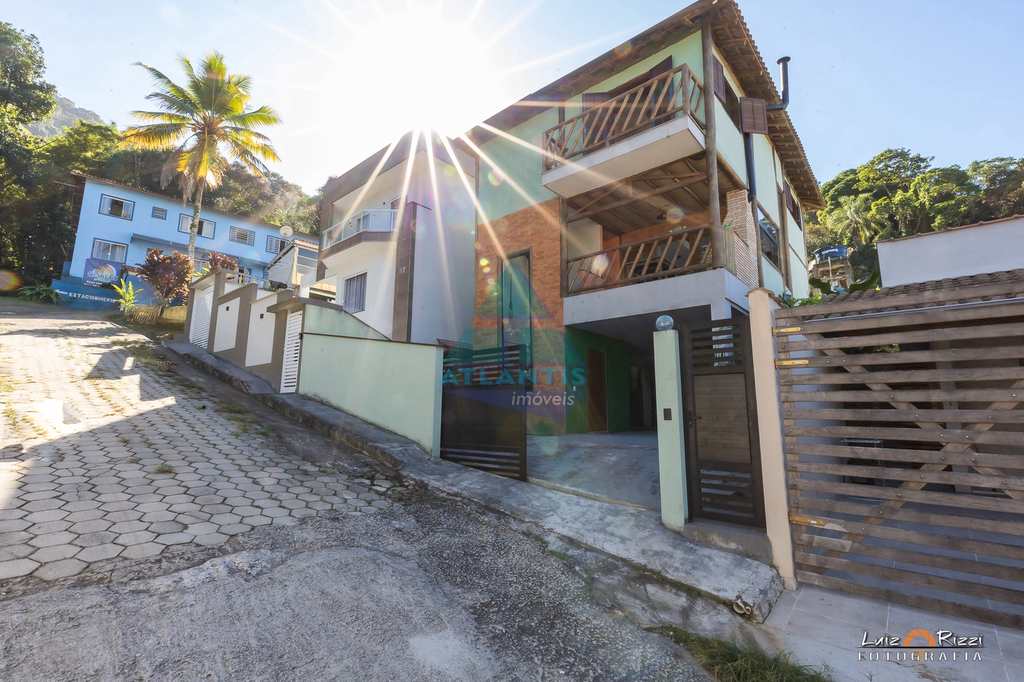 Casa em Ubatuba, no bairro Praia da Enseada