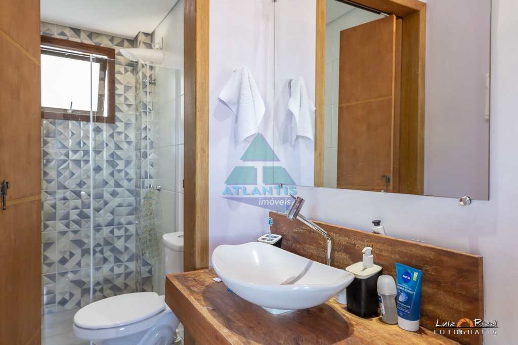 Casa em Ubatuba, no bairro Praia da Enseada