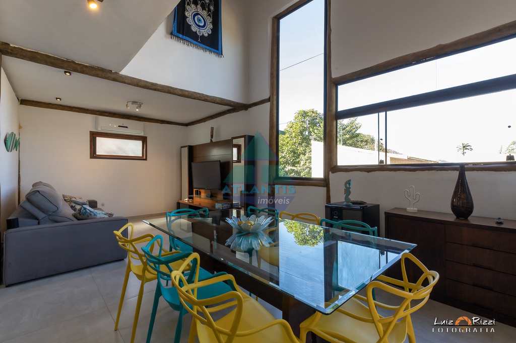 Casa em Ubatuba, no bairro Praia da Enseada