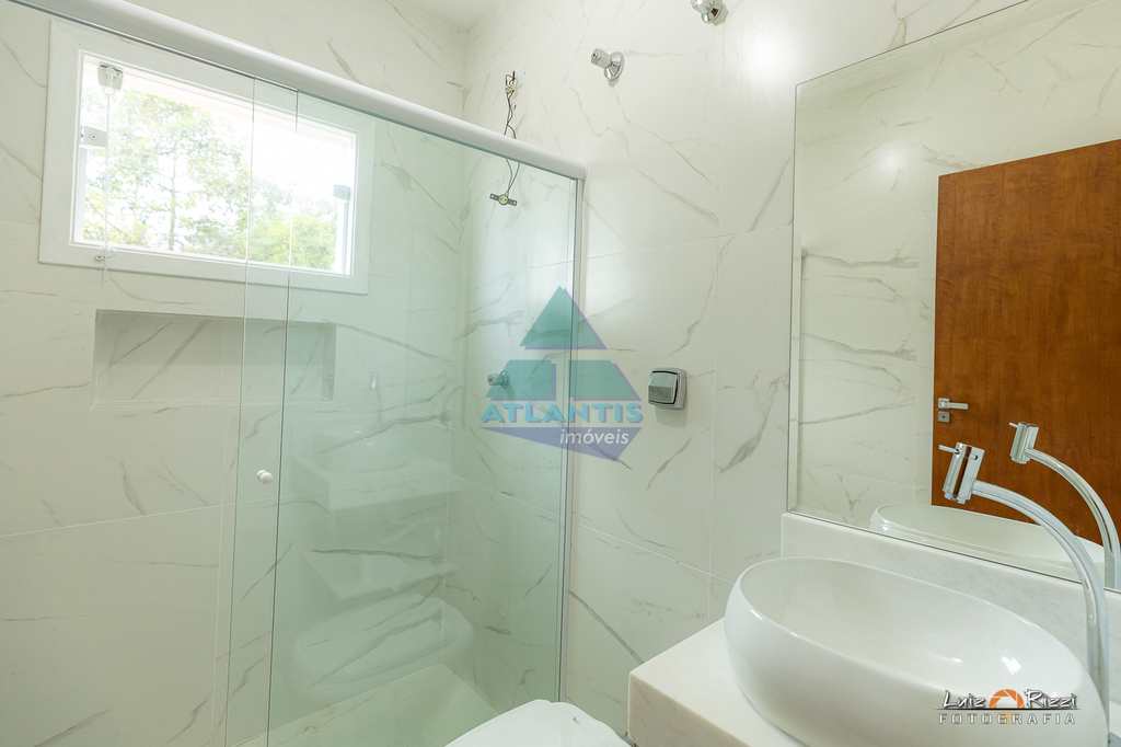 Casa em Ubatuba, no bairro Condomínio Samola