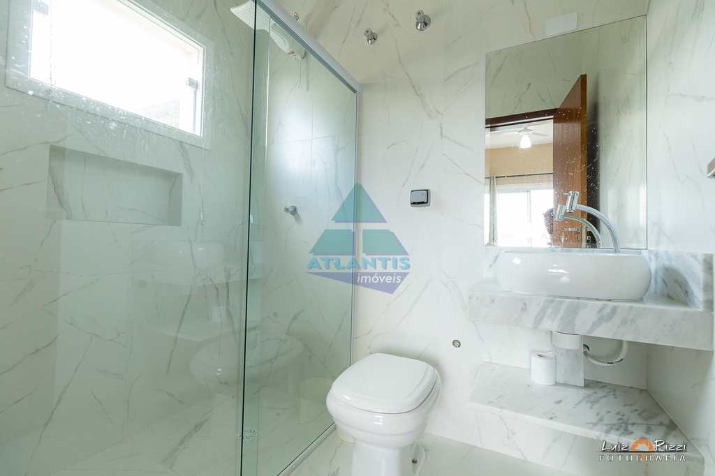 Casa em Ubatuba, no bairro Condomínio Samola
