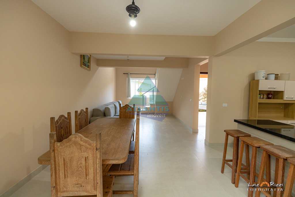 Casa em Ubatuba, no bairro Condomínio Samola