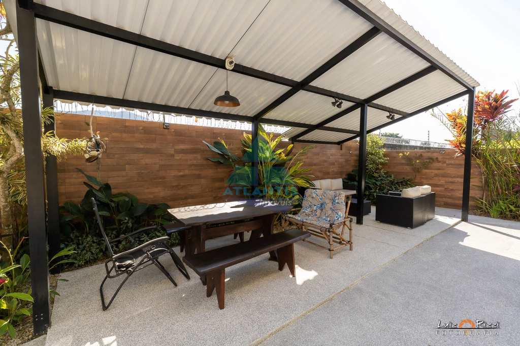 Casa em Ubatuba, no bairro Jardim Carolina