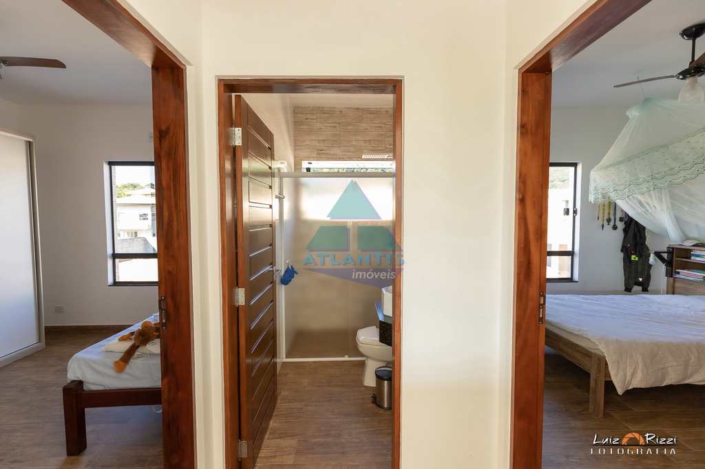 Casa em Ubatuba, no bairro Jardim Carolina
