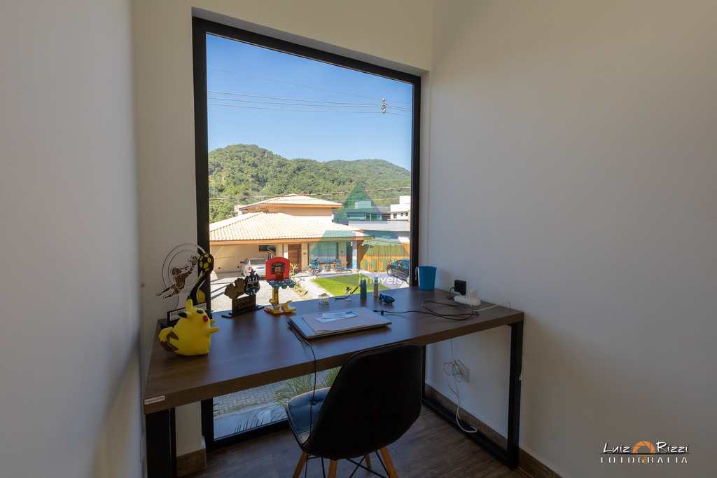 Casa em Ubatuba, no bairro Jardim Carolina