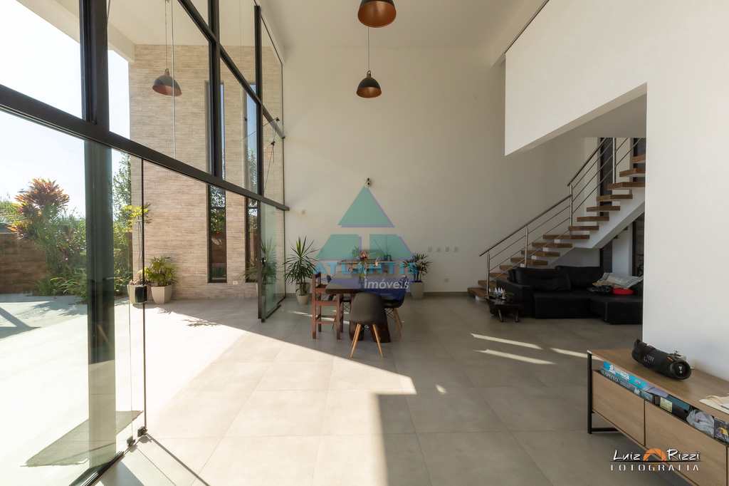 Casa em Ubatuba, no bairro Jardim Carolina