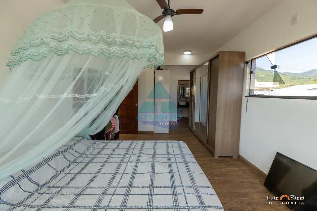 Casa em Ubatuba, no bairro Jardim Carolina