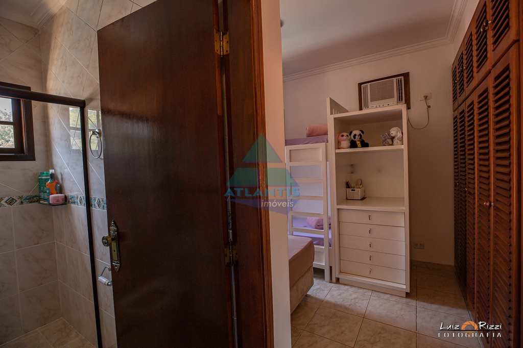 Casa em Ubatuba, no bairro Enseada