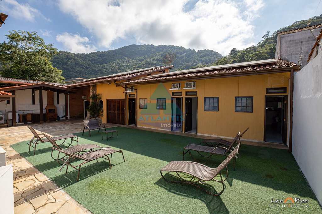 Casa em Ubatuba, no bairro Enseada