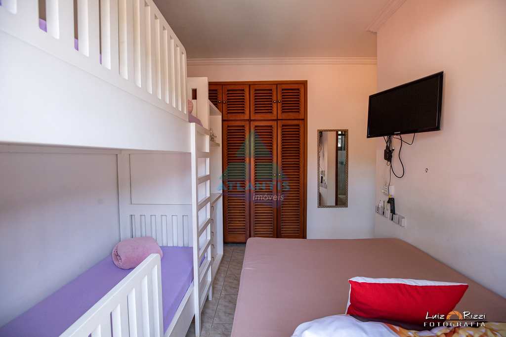 Casa em Ubatuba, no bairro Enseada
