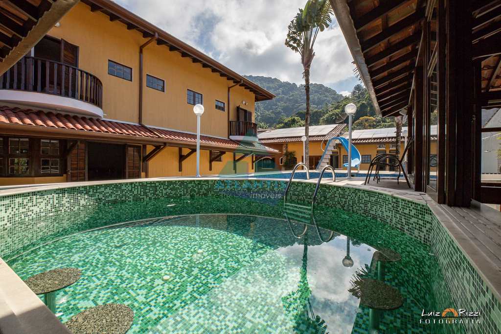 Casa em Ubatuba, no bairro Enseada