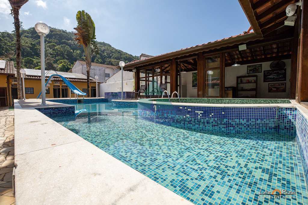 Casa em Ubatuba, no bairro Enseada