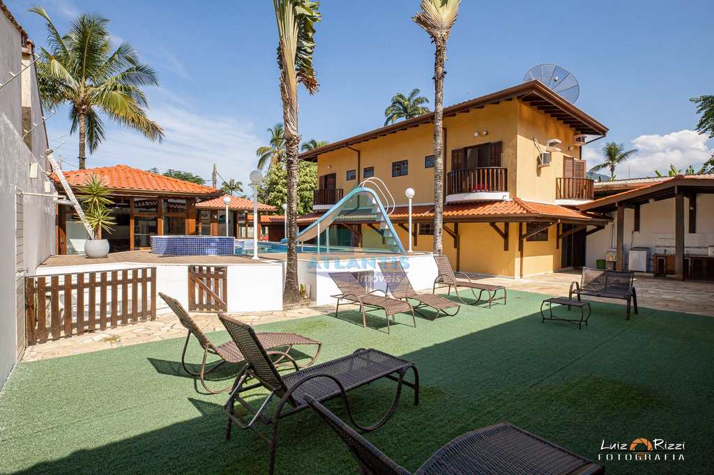 Casa em Ubatuba, no bairro Enseada