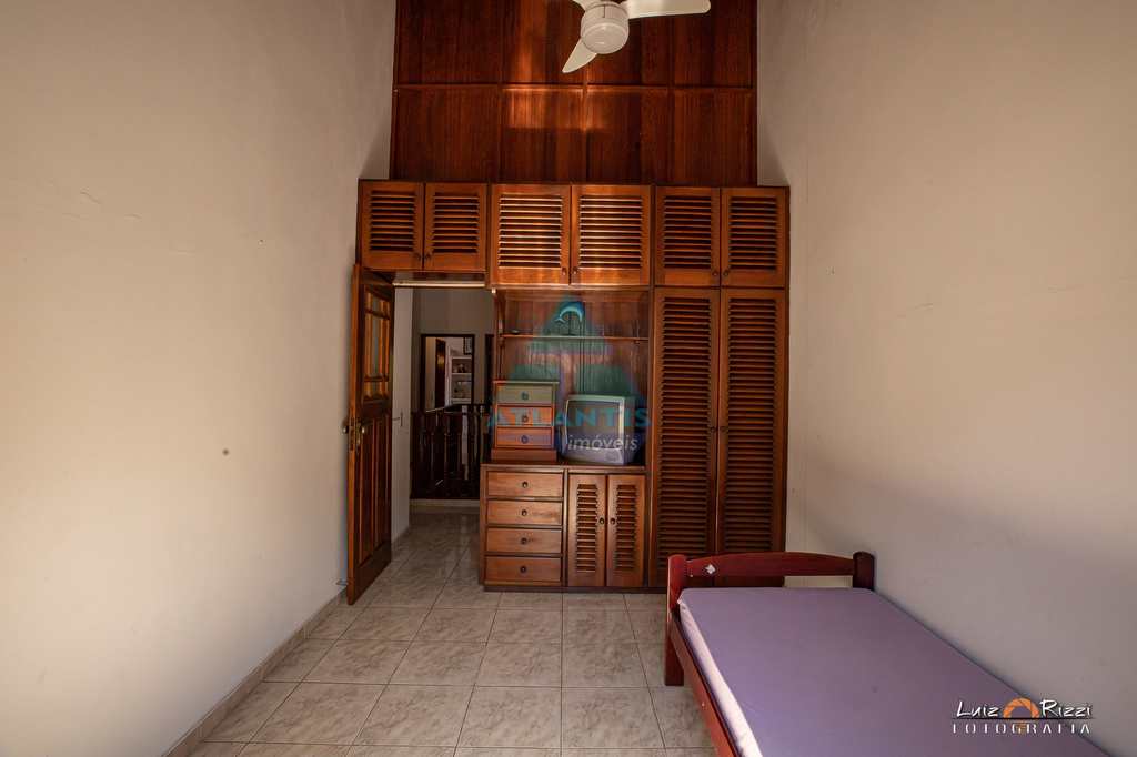 Casa em Ubatuba, no bairro Enseada