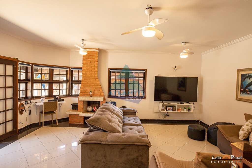 Casa em Ubatuba, no bairro Enseada