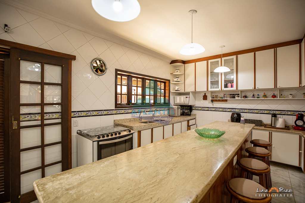Casa em Ubatuba, no bairro Enseada