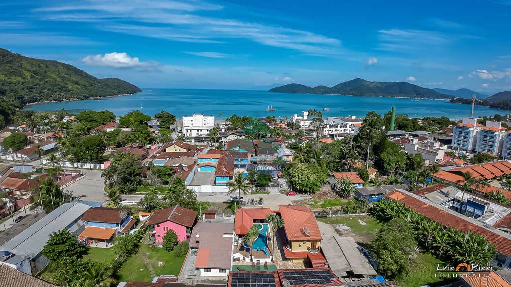Casa em Ubatuba, no bairro Enseada