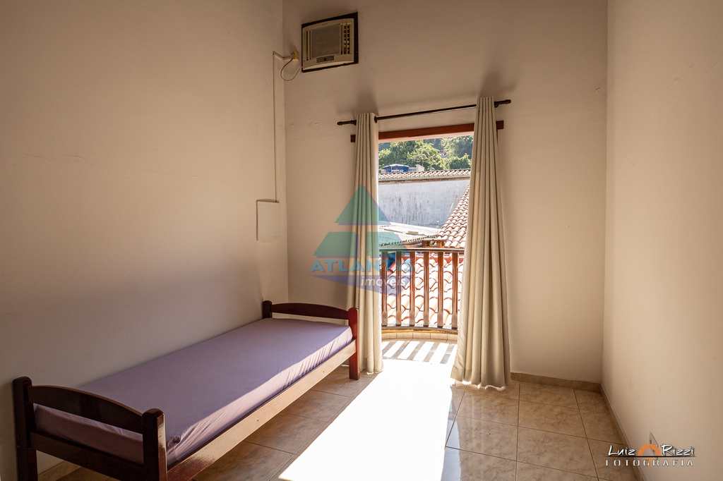 Casa em Ubatuba, no bairro Enseada