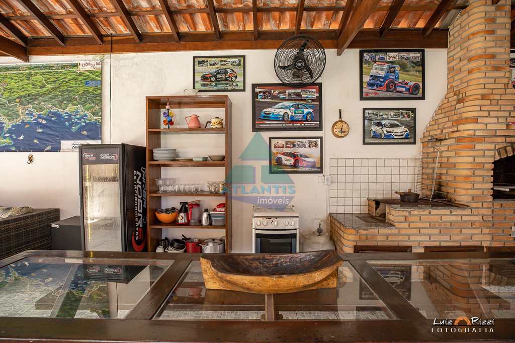 Casa em Ubatuba, no bairro Enseada
