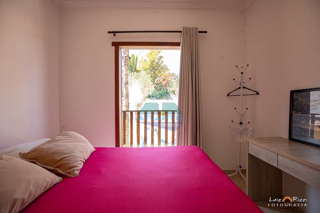 Casa em Ubatuba, no bairro Enseada