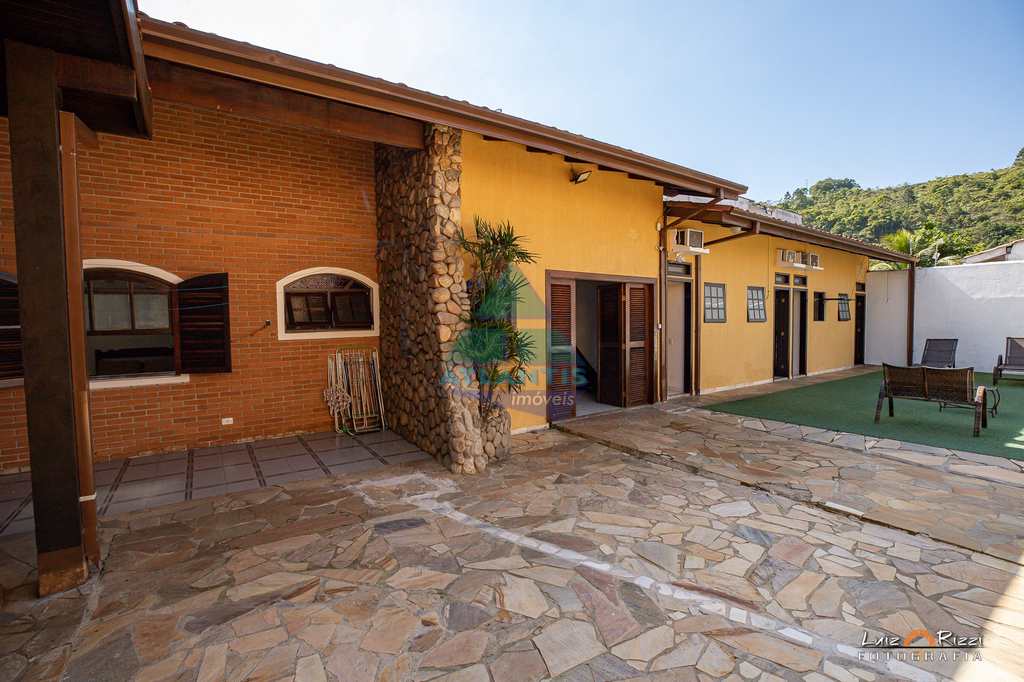 Casa em Ubatuba, no bairro Enseada