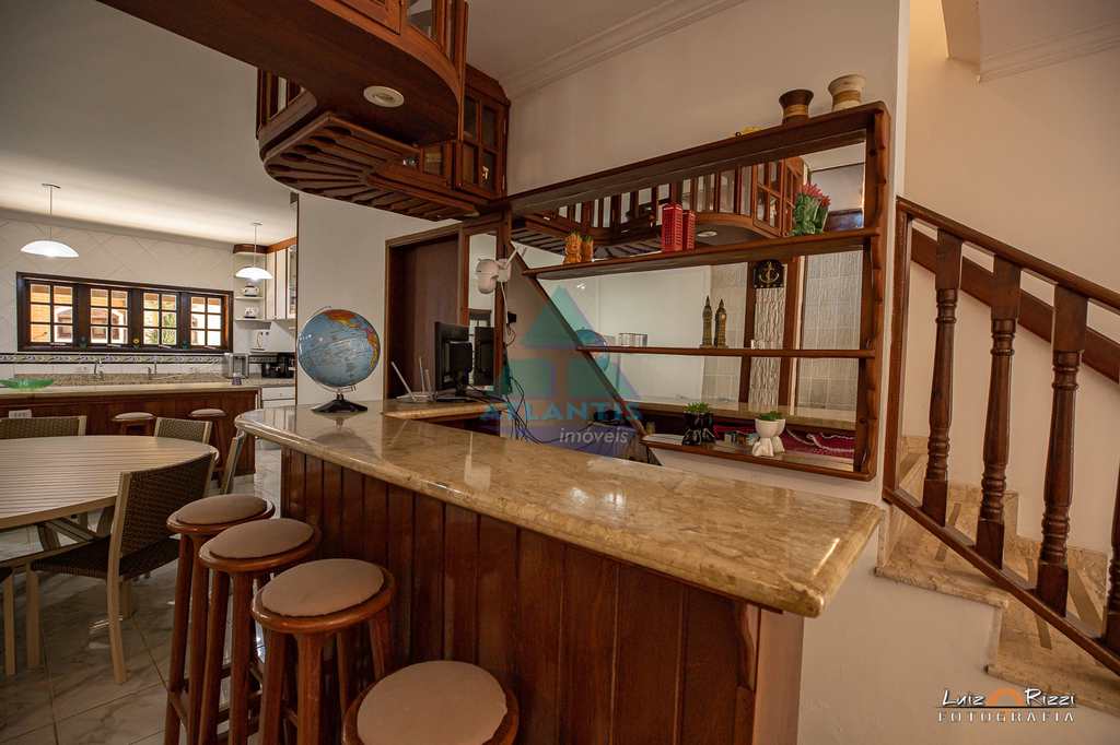 Casa em Ubatuba, no bairro Enseada