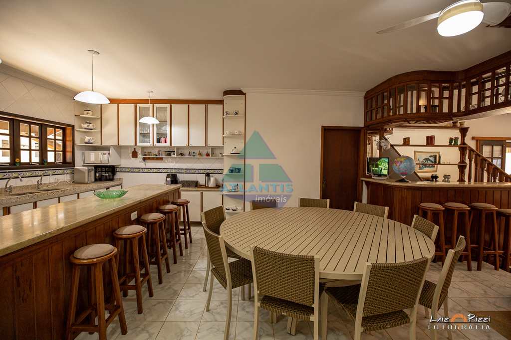 Casa em Ubatuba, no bairro Enseada