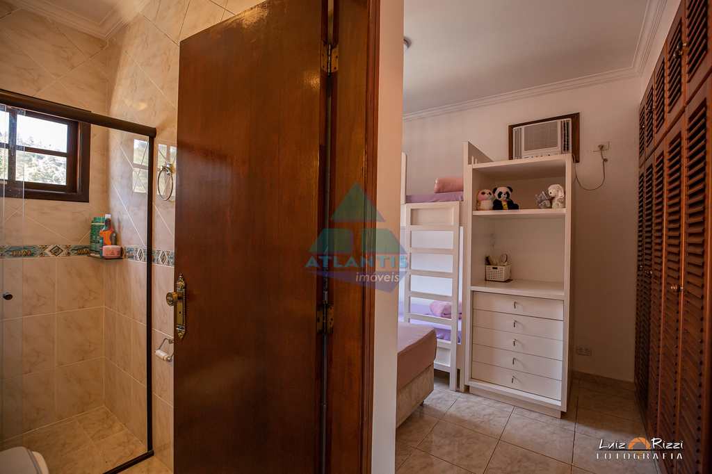 Casa em Ubatuba, no bairro Enseada