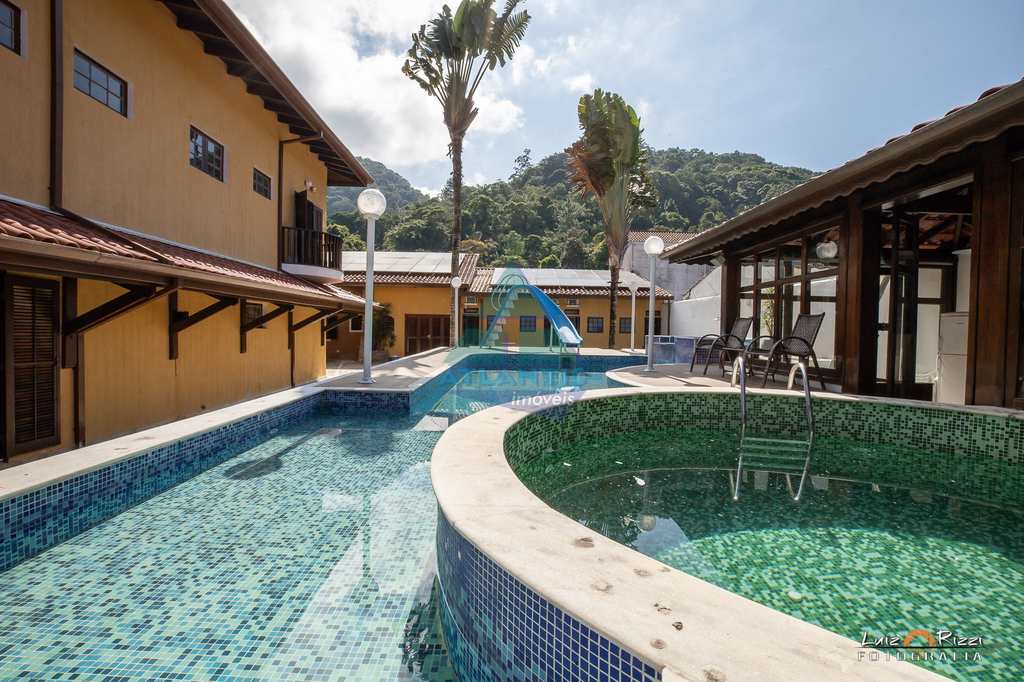 Casa em Ubatuba, no bairro Enseada