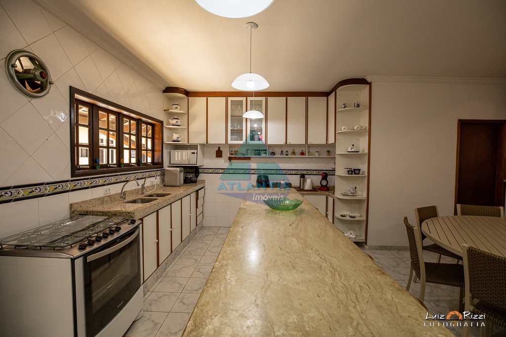 Casa em Ubatuba, no bairro Enseada