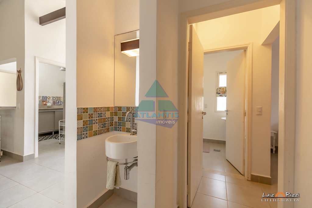Casa em Ubatuba, no bairro Itamambuca