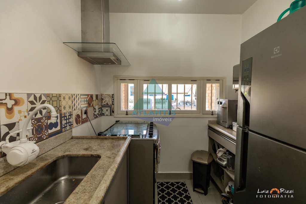 Casa em Ubatuba, no bairro Itamambuca