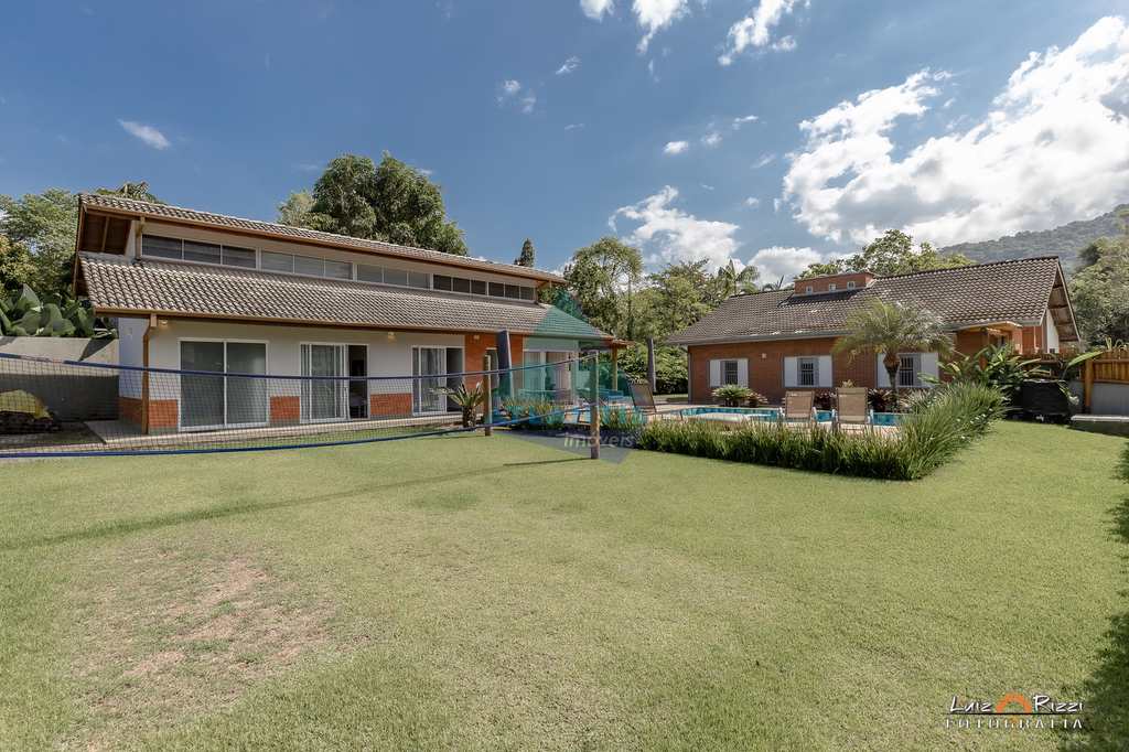 Casa em Ubatuba, no bairro Itamambuca