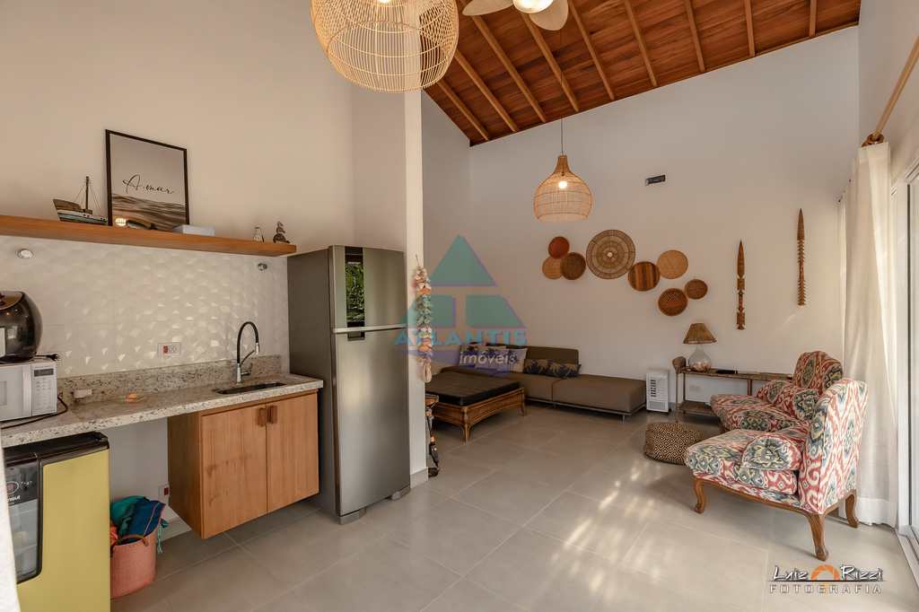 Casa em Ubatuba, no bairro Itamambuca