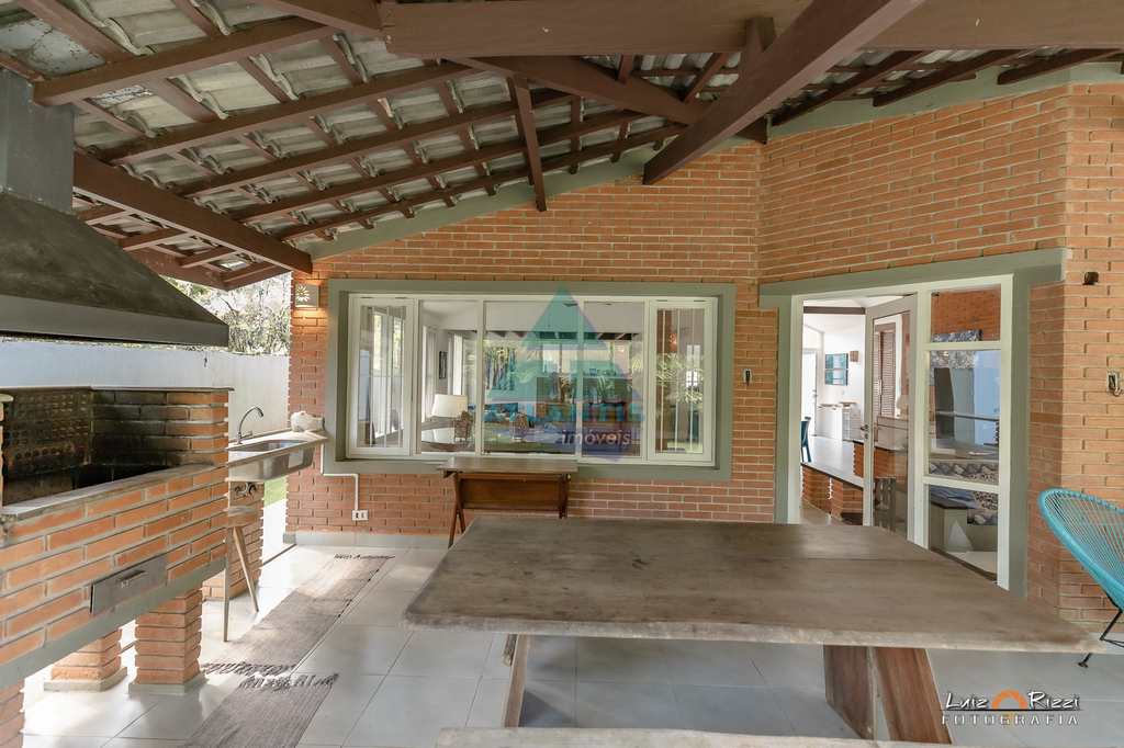 Casa em Ubatuba, no bairro Itamambuca